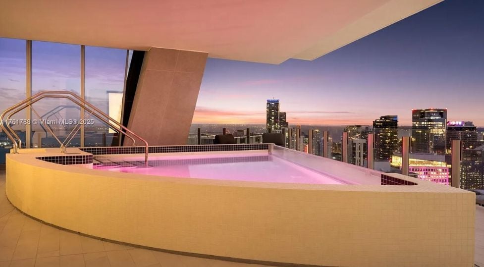Miami y el boom de los trophy penthouses con sello de marca