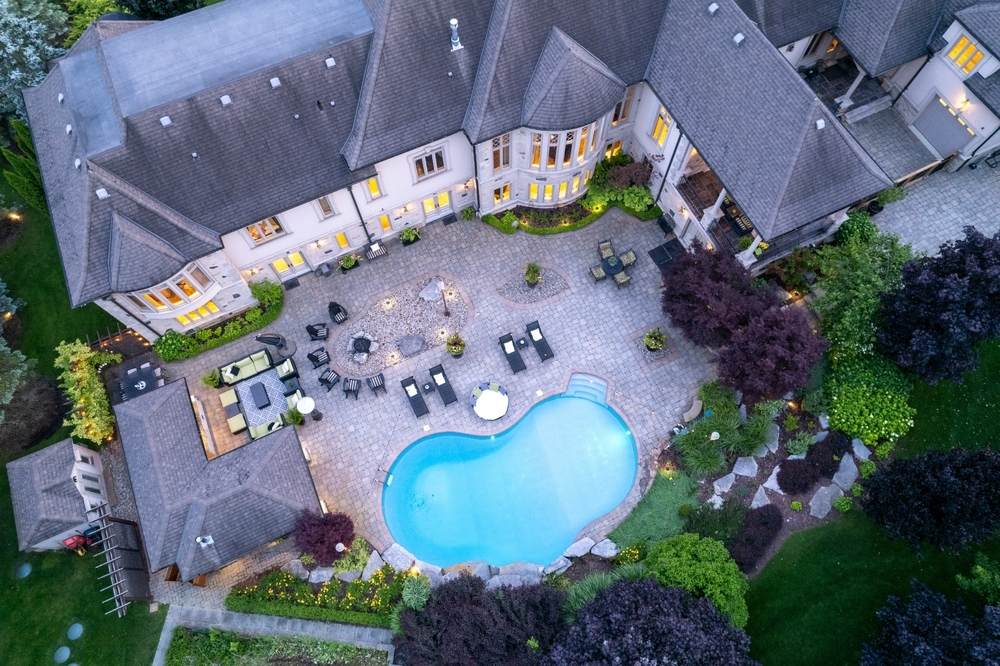 shutterstock_2406656975-1